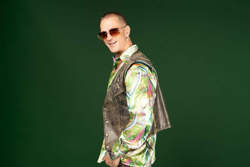 Igor Mikič šov Kmetija POP TV