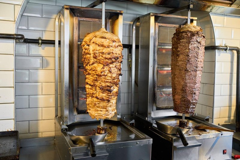 kebab meso prodaja hitra hrana ostanki razkritje delavec prehranjevanje zdravje nevarno