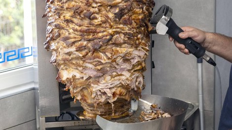 kebab meso prodaja hitra hrana ostanki razkritje delavec prehranjevanje zdravje nevarno