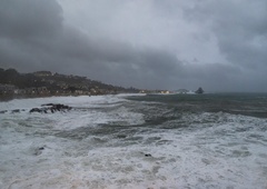 V morju ob znani obali nihče ni mogel verjeti, kaj se dogaja: zgodilo se je, kar človeštvo ni videlo še nikdar