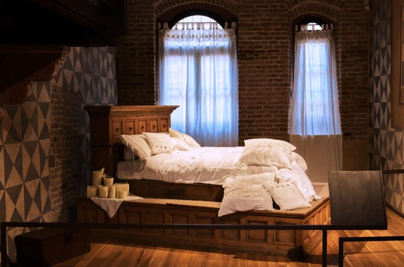 Verona Julija hisa postelja