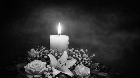 smrt sveča rože slovo