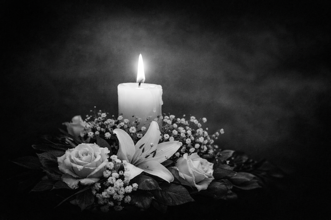 smrt sveča rože slovo