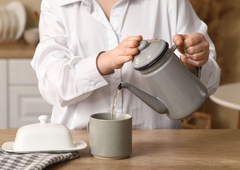 Ta napitek prava rešitev za prebavo: napihnjenost izgine v trenutku, črevesje pa deluje kot švicarska ura