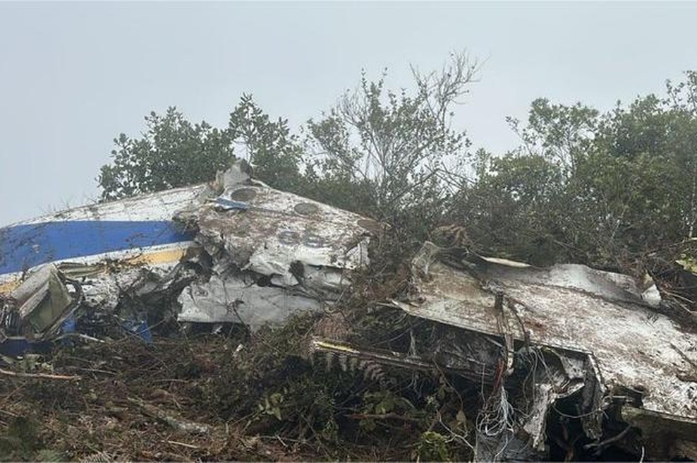 Grozljiva letalska nesreča: umrli vsi na krovu, med njimi tudi poslanec (FOTO) (foto: X/kamalrajsingh_)