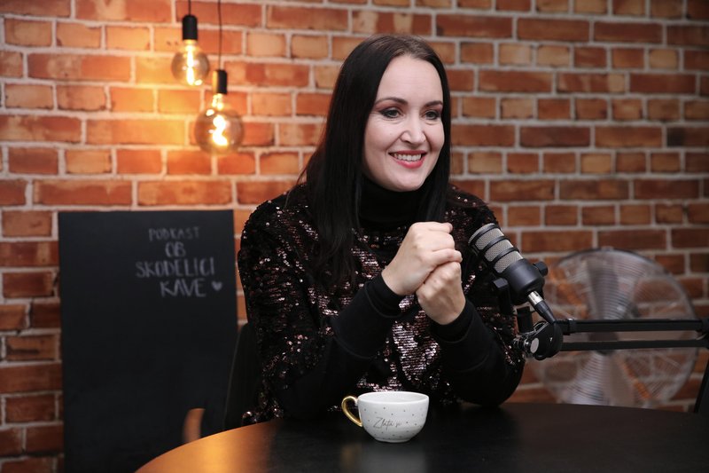 Tinkara Kovač metropolitan podkast ob skodelici kave živa avžner