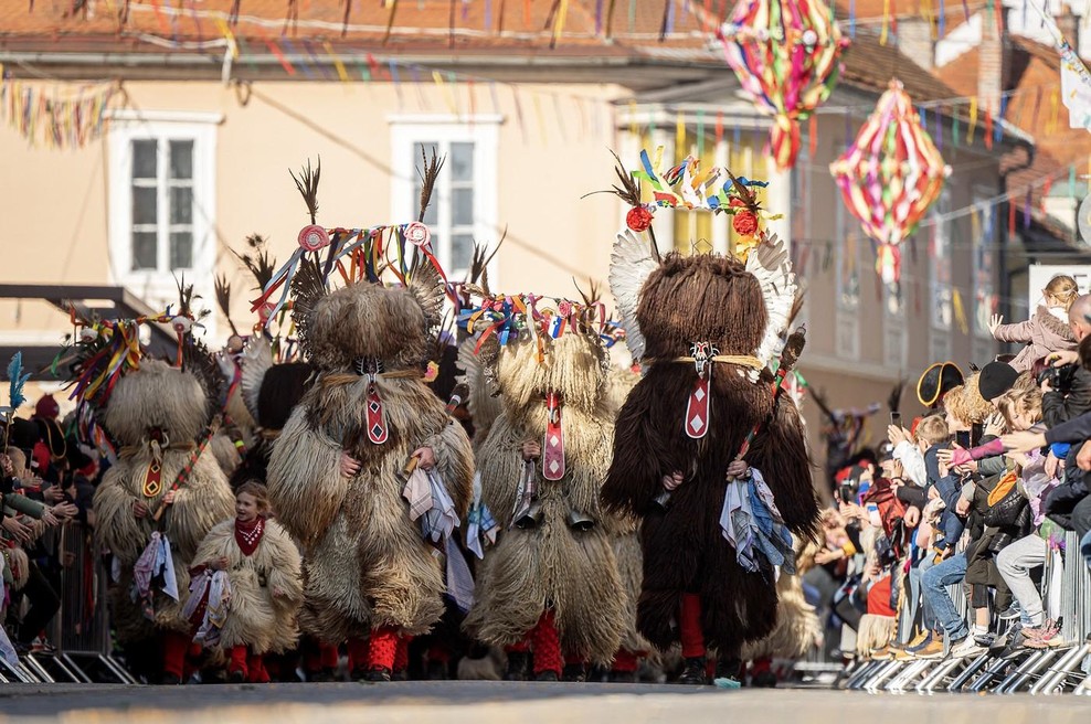 Začenja se najbolj barvit in nor slovenski praznik! Kdaj in kje bomo letos preganjali zimo? (foto: Profimedia)