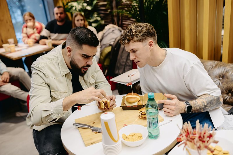 Slovenski gostje ustvarili nove McDonald’s burgerje