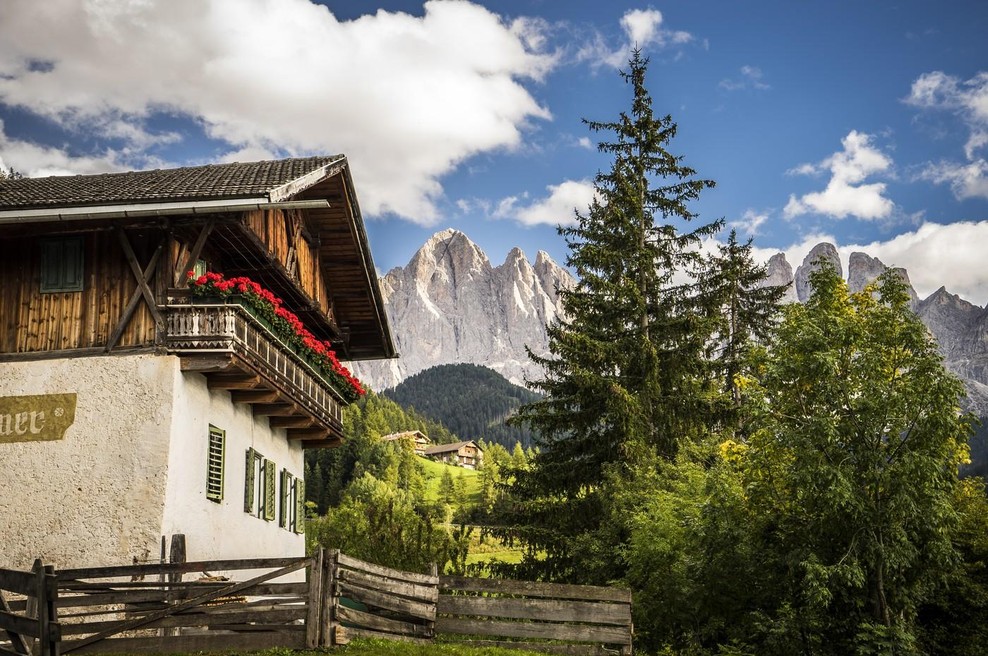 Rajski italijanski alpski kraj, ki je po naključju postal viralen na družbenih omrežjih, prebivalci pa zdaj izganjajo turiste: "Hočemo ohraniti svoj mir!" (foto: Profimedia)