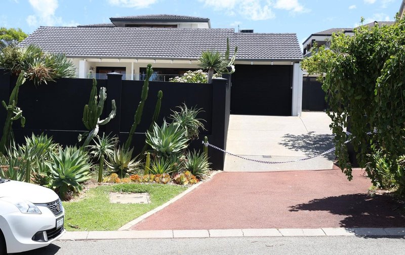 Družinska tragedija, ki je pretresla državo: starša ubila avtistična sinova, nato sodila še sebi