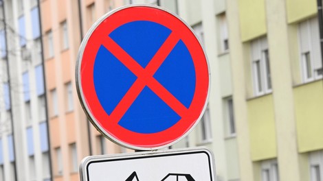 Stanovalec Štepanjskega naselja želi parkirati pred blokom, a je njegov najemodajalec naredil nekaj nezaslišanega