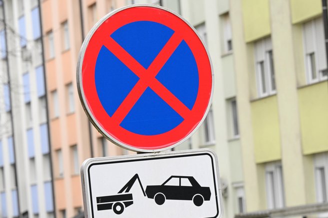 Na ljubljanskih ulicah vre: bomo zaradi parkirnih glob šli celo na referendum?!