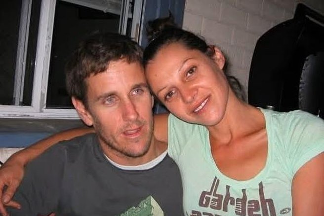 Družinska tragedija, ki je pretresla državo: starša ubila avtistična sinova, nato sodila še sebi