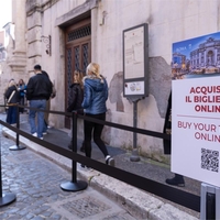 Turisti se požvižgajo na nova pravila: za vstopnino nočejo niti slišati, oblastem grenijo vsakdan