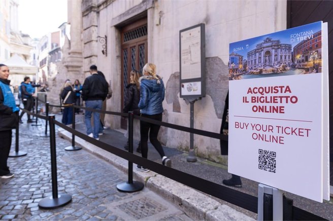 Turisti se požvižgajo na nova pravila: za vstopnino nočejo niti slišati, oblastem grenijo vsakdan