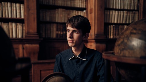 Mladi znanstvenik Peter Andolšek v podkastu navdiha o tem, koliko vesolja v resnici poznamo