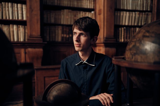 Mladi znanstvenik Peter Andolšek v podkastu navdiha o tem, koliko vesolja v resnici poznamo