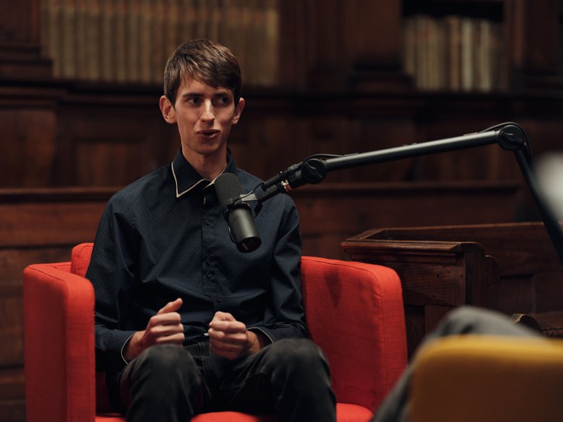 Mladi znanstvenik Peter Andolšek v podkastu navdiha o tem, koliko vesolja v resnici poznamo