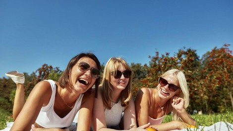 horoskop znamenja astro znaki ženske prijateljice dekleta