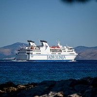 jadrolinija hrvaska hvar jadransko morje jadran promet trajekt turisti domacini delo spremembe