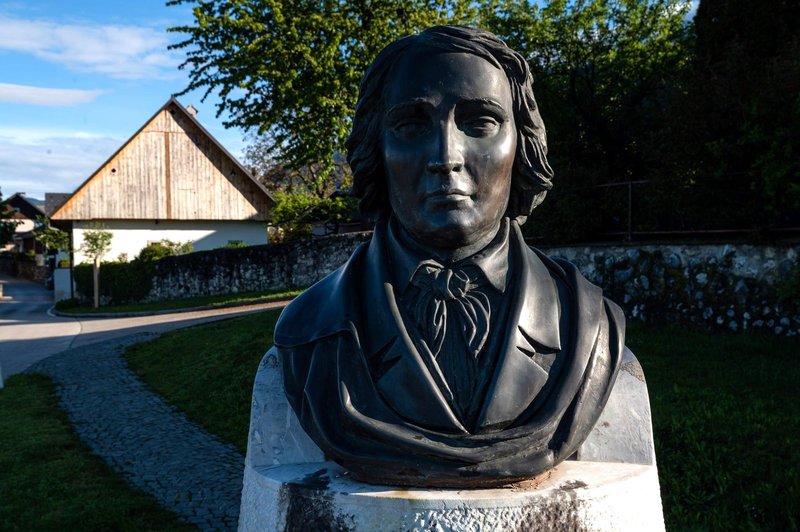 Vrba France Preseren rojstna hisa