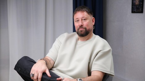 Znani slovenski didžej o svoji zgodbi: najprej navdušenje, potem je izginila večina življenjskih prihrankov