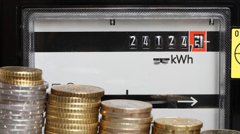 elektrika racun internet ruter stroski denar dom kriza racun izdatki kaos