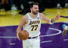 Dončić predčasno končal tekmo: po 16 minutah igre odšepal z igrišča