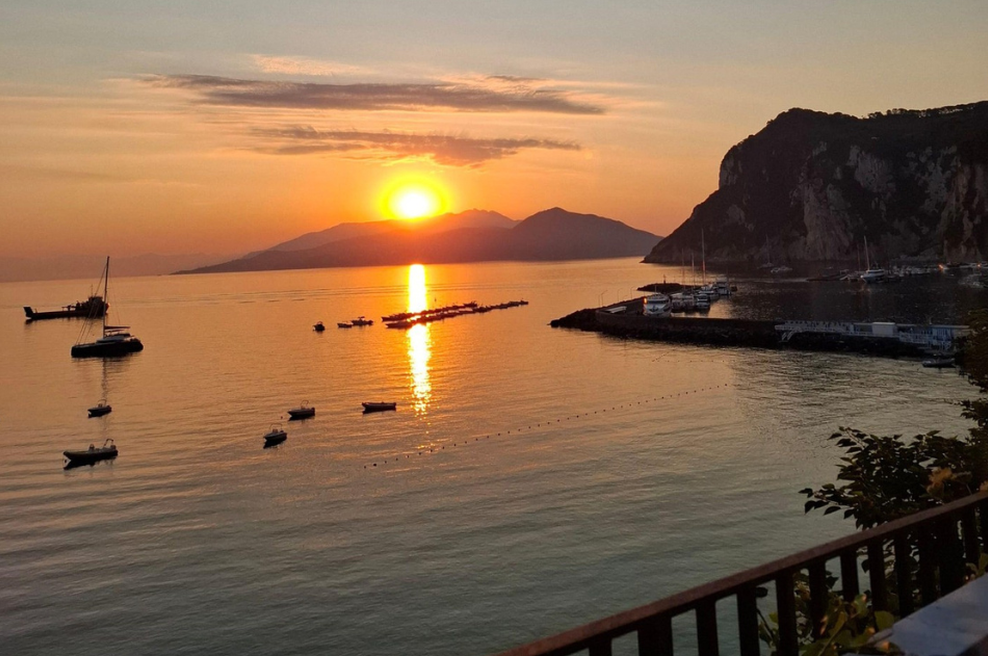 V tem obmorskem raju jim je zaradi turistov prekipelo: vse to je zdaj prepovedano, omejitev kot solate! (foto: Profimedia)