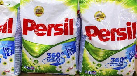 Zakaj imajo nekatere vreče s pralnim praškom samo tri luknje: kupci povedali svoje mnenje o vprašanju, ki muči marsikoga