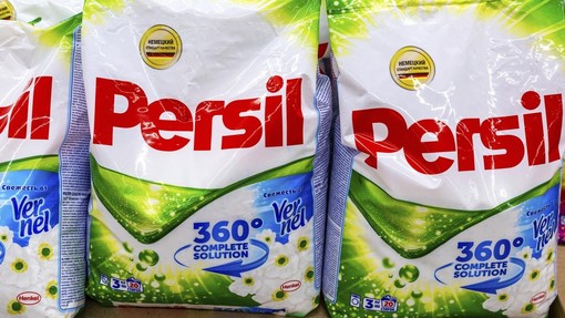 Zakaj imajo nekatere vreče s pralnim praškom samo tri luknje: kupci povedali svoje mnenje o vprašanju, ki muči marsikoga