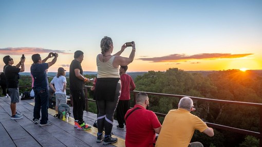 Turisti so vse prej kot navdušeni: na priljubljeni destinaciji jih čaka neprijetno presenečenje