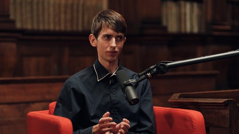 Peter Andolšek razloži, zakaj znanstveniki niso tako slavni kot športniki (in kako je videti 'trening za Einsteina')