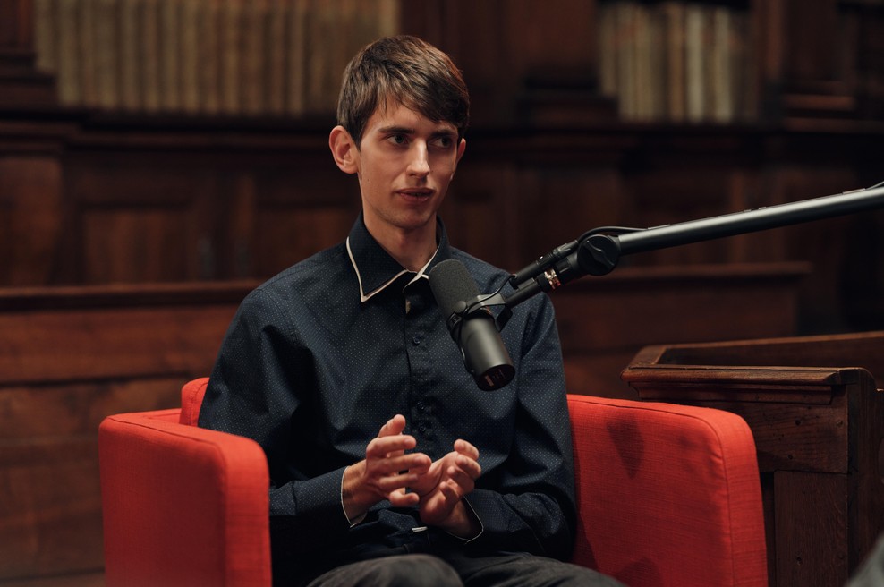 Peter Andolšek razloži, zakaj znanstveniki niso tako slavni kot športniki (in kako je videti 'trening za Einsteina') (foto: Sami Rahim / XO Studio)