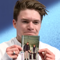 Najbolj čustven trenutek na OI: drsalec pokazal fotografijo s srce parajočim ozadjem