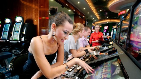 igre na sreco zenska denar zasluzek horoskop 3 znamenja februar