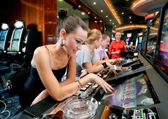 Prihaja gora denarja! Tem 3 znamenjem se do 19. februarja obeta bogastvo v igrah na srečo