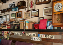 Gramofonske plošče, časopisni izrezki in fotografije Tita: edinstvena kavarna in restavracija, kjer je Jugoslavija še vedno živa