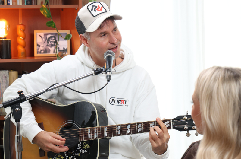 Lara Medved oddaja Pri nas doma