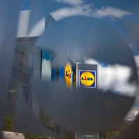 lidl trgovina pub gostilna pivo pijaca severna irska belfast sodisce trgovine