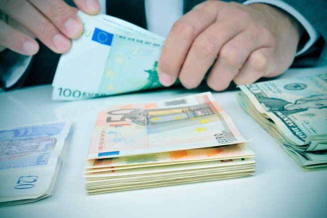 magnet gora denarja 2 znamenji ribe skorpijoni zasluzek bogastvo horoskop zodiak vesolje (2)