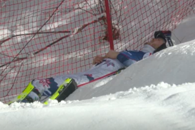 Besen kot ris: smučarski zvezdnik na OI zalučal palici in se odpravil proti gozdu (FOTO)