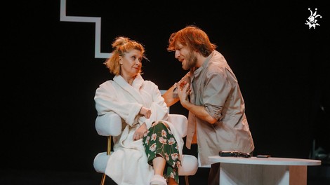 Odprti zakon komedija Vesna Pernarčič in Matej Puc