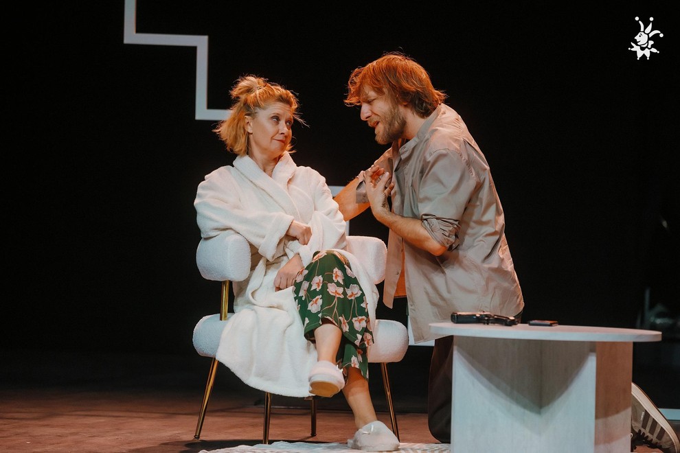 Odprti zakon komedija Vesna Pernarčič in Matej Puc