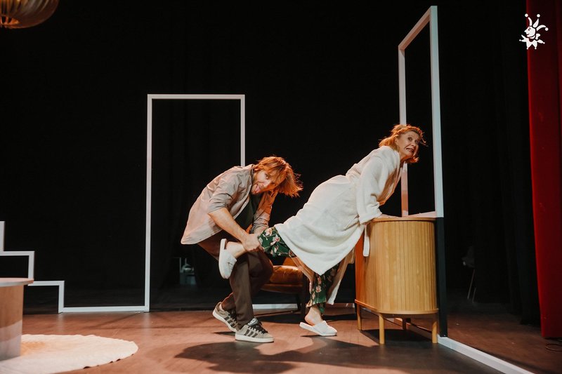 Odprti zakon komedija Vesna Pernarčič in Matej Puc