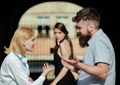 1 napačna beseda in zapomnili si jo bodo za vedno: 3 astro znamenja veljajo za največje zamerljivce