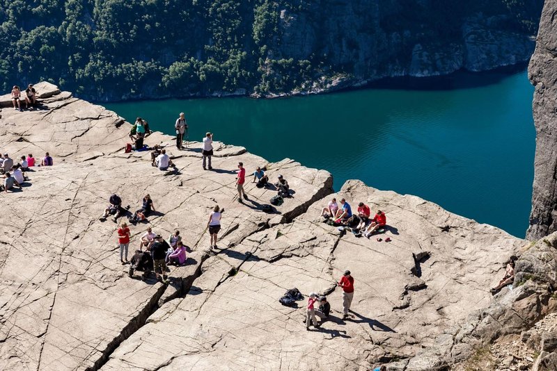 Razlog za preplah? Turisti odhajajo na priljubljeno destinacijo, kjer jim preti tiha nevarnost