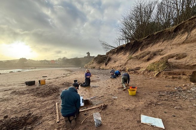 plaza aberdeen skotska pes sprehod odtis stopinja arheologija zgodovina clovestvo preteklost
