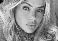 Umrla 27-letna vplivnica: bila je doma, ko se je zgodilo nepredstavljivo