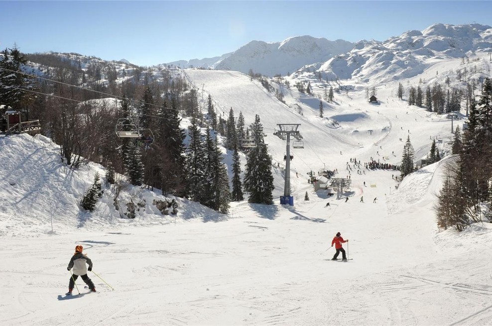 Incident na slovenskem smučišču: na Voglu sta se huje poškodovala dva otroka (foto: Profimedia)